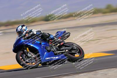 media/Oct-08-2022-SoCal Trackdays (Sat) [[1fc3beec89]]/Turn 16 (125pm)/